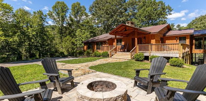 389 Auborn Trivette Road, Sugar Grove