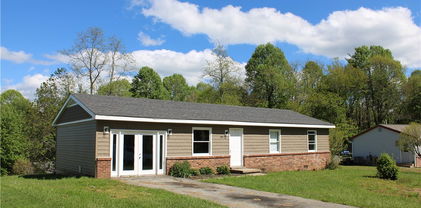 382 Hardaman Circle, Boone