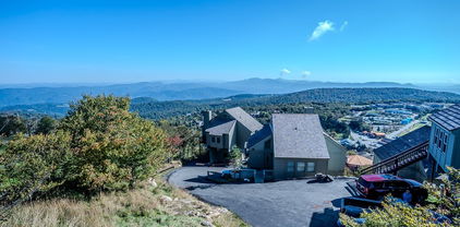 104 Beechtop Road, Beech Mountain