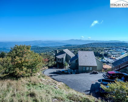 104 Beechtop Road, Beech Mountain