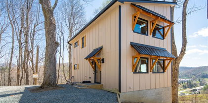 330 Maplewood Circle, Boone
