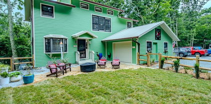 710 Pine Ridge Road, Beech Mountain