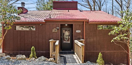 135 Clubhouse Road, Beech Mountain