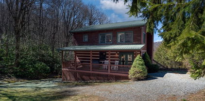 2833 Pigeon Roost Road, Banner Elk