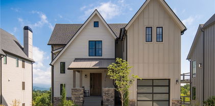 375 Calico Court, Boone