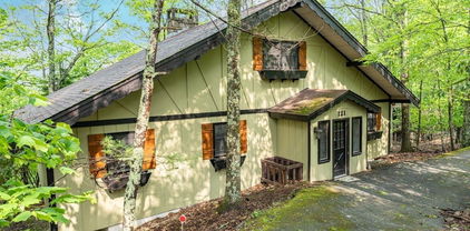 121 Clubhouse Road, Beech Mountain