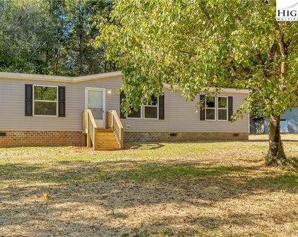 324 Center Lane, Thurmond
