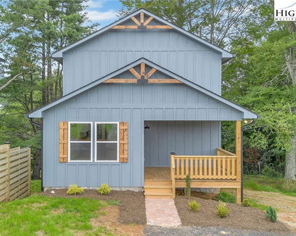 181 Whitethorne Lane, West Jefferson
