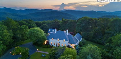 1920 Deck Hill Road, Blowing Rock
