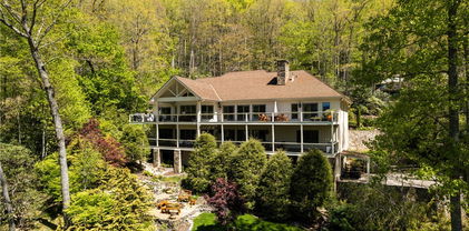 1005 Evergreen, Boone