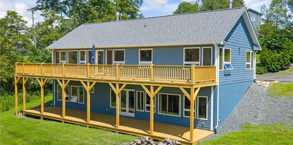 1030 Raven Rock Drive, Boone