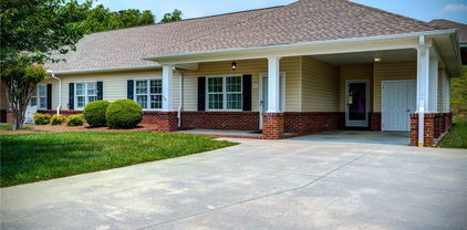 131 Brook Hill Court Unit 11B, Elkin