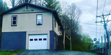 173 Old Turnpike NW Road, Banner Elk