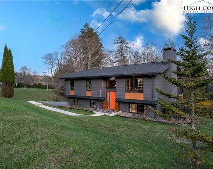 465 Highland Avenue, Boone