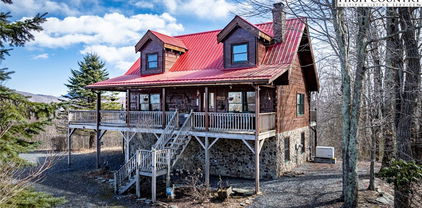 864 Joe Clayton Rd, Lansing