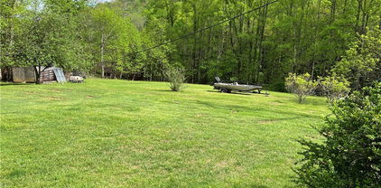 9350 Blackberry Road, Lenoir