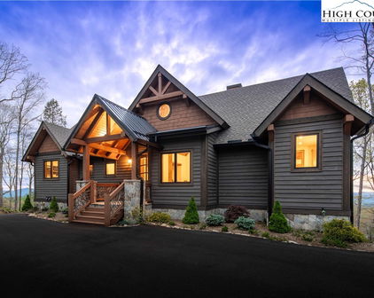 159 Red Sky Parkway, Elk Park