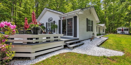 162 Candle Street, West Jefferson
