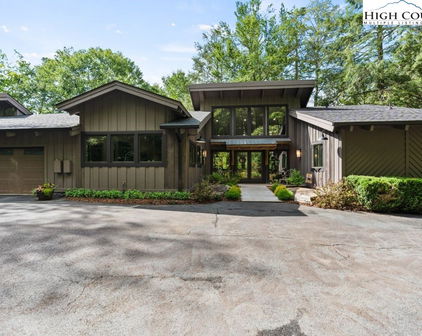 1325 Golf Course Road, Linville