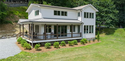 2181 Broadstone Road, Banner Elk