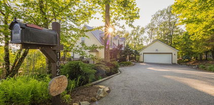 102 Wintergreen Way, Beech Mountain