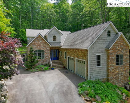 121 Turf Way, Boone
