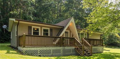664 Cherry Avenue, West Jefferson