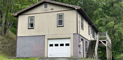 173 Old Turnpike NW Road, Banner Elk