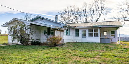 1009 Lazy Branch Road, Ennice