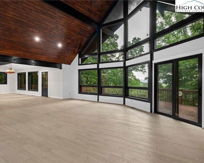600 Wards Branch Road, Sugar Grove