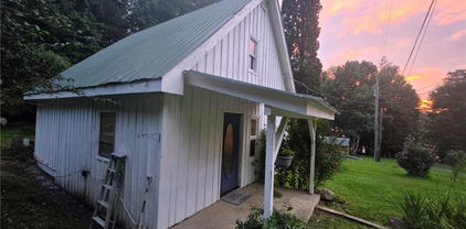 184 Hobert South Road, Zionville