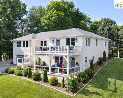 155 Golf View Court, West Jefferson