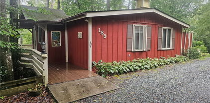 189 Pine Loop, Newland