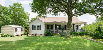114 Knob Hill Road, Boone