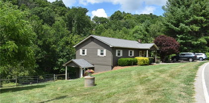 4240 Walnut Branch Church Road, Sparta