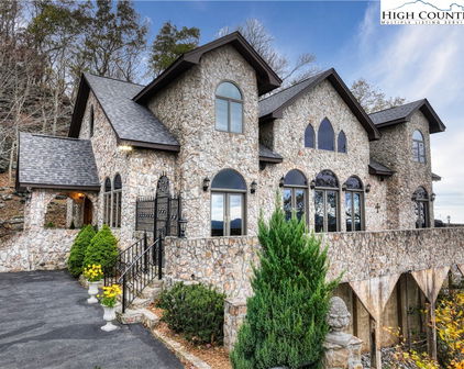 530 Howard's Knob Road, Boone