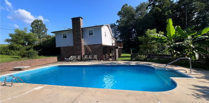1614 Brown Orchard, Morganton
