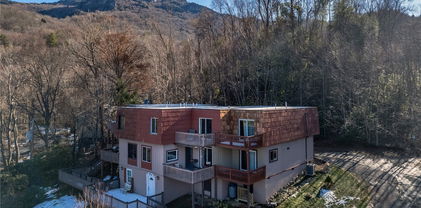 471 Adams Apple Drive Unit 2, Banner Elk