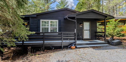 198 Black Pine Road, Newland