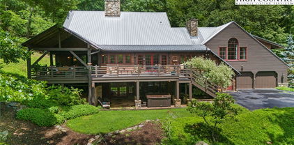 527 Red Tailed Hawk Road, Banner Elk