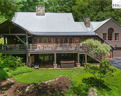 527 Red Tailed Hawk Road, Banner Elk