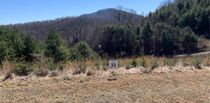 Lot#32 Hollowcrest, Newland
