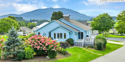 140 Knollview Place, Jefferson