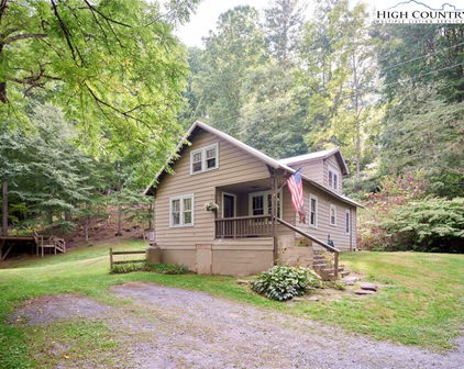 245 Tom Laws Lane, Elk Park