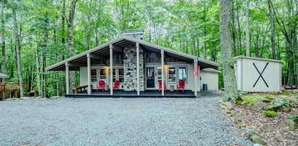 821 Pine Ridge Road, Beech Mountain