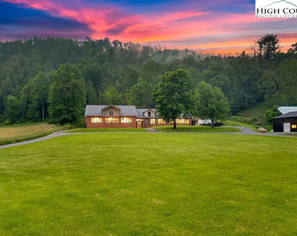 5500 Roan Creek, Mountain City