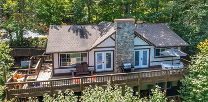 121 Saint Andrews Road, Beech Mountain