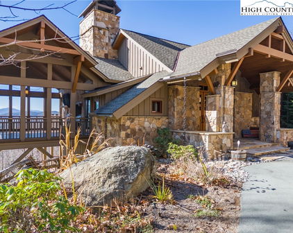 30 Pinnacle Drive, Elk Park