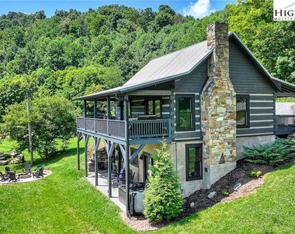 3244 Old US Highway 421, Vilas
