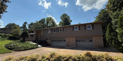 1824 Chrosaro Place, Lenoir